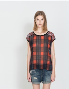 Blusa xadrez e renda